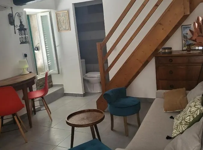 A Casetta Di Santa Maria Апартаменты *